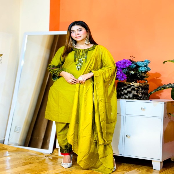 সম্পূর্ণ লেটেস্ট ডিজাইনের সিকোয়েন্স এবং এমব্রয়ডারি কাজ করা সম্পূর্ণ রেডি থ্রি-পিস কালেকশন।।OLIVE