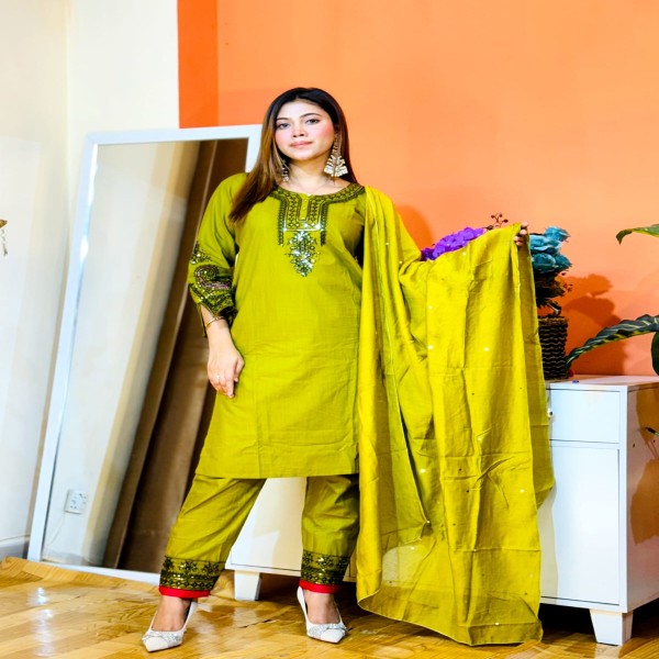 সম্পূর্ণ লেটেস্ট ডিজাইনের সিকোয়েন্স এবং এমব্রয়ডারি কাজ করা সম্পূর্ণ রেডি থ্রি-পিস কালেকশন।।OLIVE