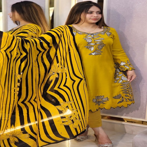 সিকোয়েন্স এবং এমব্রয়ডারি কাজ করা সম্পূর্ণ রেডি থ্রি-পিস কালেকশন।।SCM1