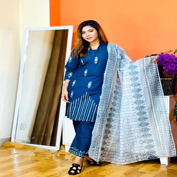 সম্পূর্ণ লেটেস্ট ডিজাইনের আরি এমব্রয়ডারি কাজ করা সম্পূর্ণ রেডি থ্রি-পিস কালেকশন।।ARI9