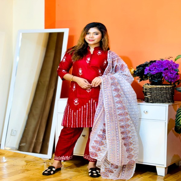 সম্পূর্ণ লেটেস্ট ডিজাইনের আরি এমব্রয়ডারি কাজ করা সম্পূর্ণ রেডি থ্রি-পিস কালেকশন।।ARI4