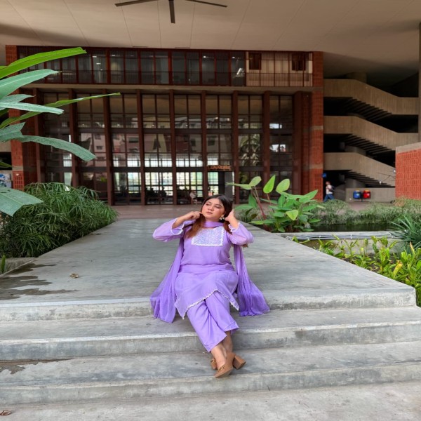 দক্ষ কারিগর দ্বারা সেলাই করা  জর্জেট কারচুপি কাজ করা ফোর পিস কালেকশন।।KJ1