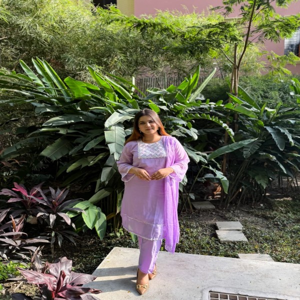 দক্ষ কারিগর দ্বারা সেলাই করা  জর্জেট কারচুপি কাজ করা ফোর পিস কালেকশন।।KJ1