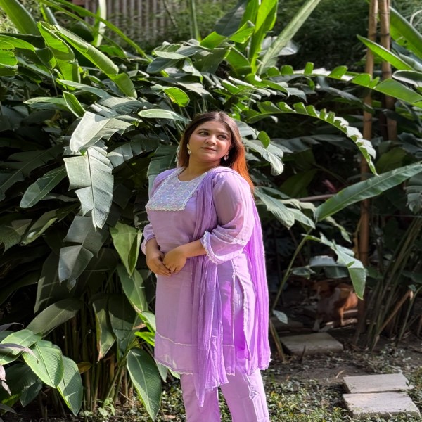 দক্ষ কারিগর দ্বারা সেলাই করা  জর্জেট কারচুপি কাজ করা ফোর পিস কালেকশন।।KJ1