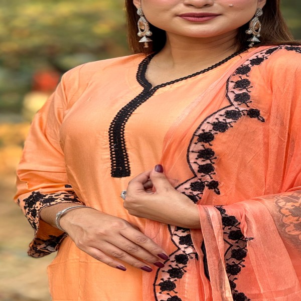 তাঁতাল কাটোওয়ার্ক এমব্রয়ডারি কাজ করা সম্পূর্ণ সেলাই করা থ্রি-পিস কালেকশন।। TA1