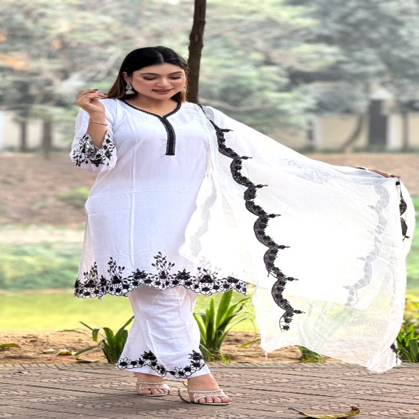 তাঁতাল কাটোওয়ার্ক এমব্রয়ডারি কাজ করা সম্পূর্ণ সেলাই করা থ্রি-পিস কালেকশন।।TA4