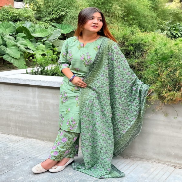 আধুনিক এবং  রুচিশীল কটন  থ্রি-পিস কালেকশন।।AC80