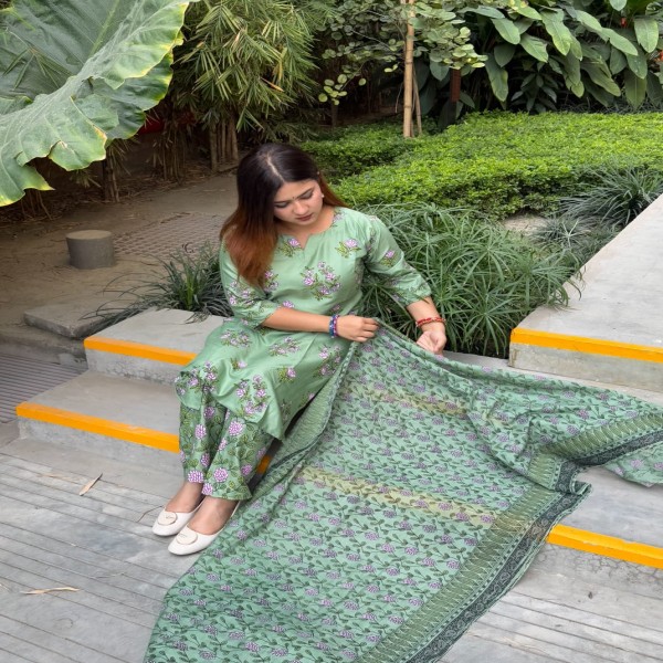 আধুনিক এবং  রুচিশীল কটন  থ্রি-পিস কালেকশন।।AC80